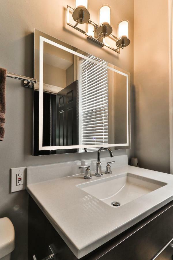 Luxury Apt W/ Spectrum Mood Lighting - Historic Cherokee Street Antique Row Maryland Heights Exterior foto